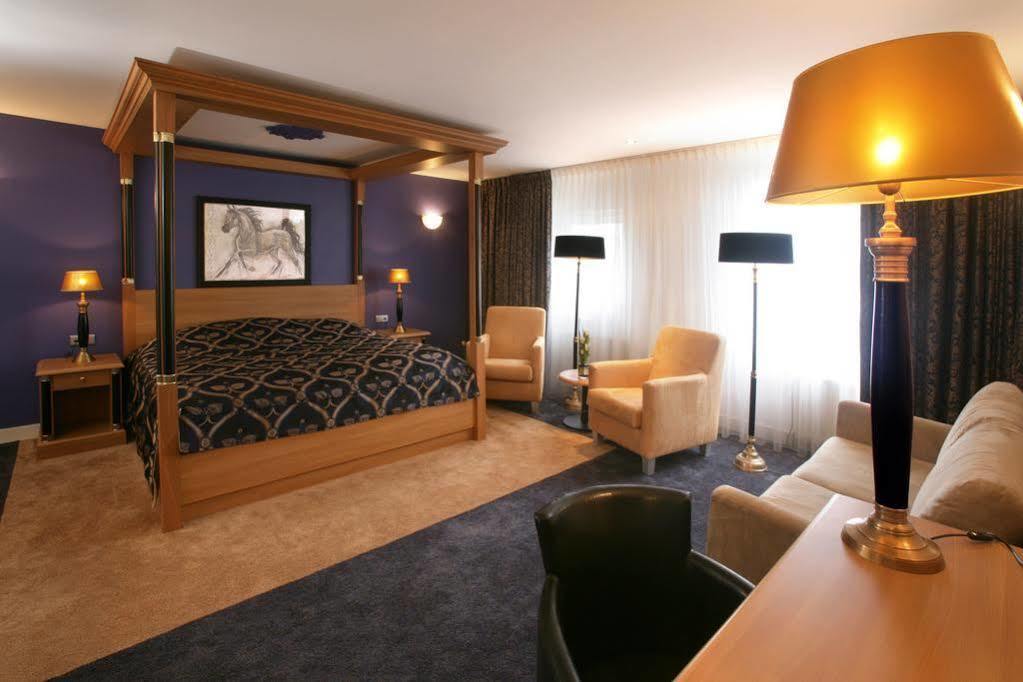 Van Der Valk Hotel Hardegarijp - Leeuwarden Eksteriør bilde